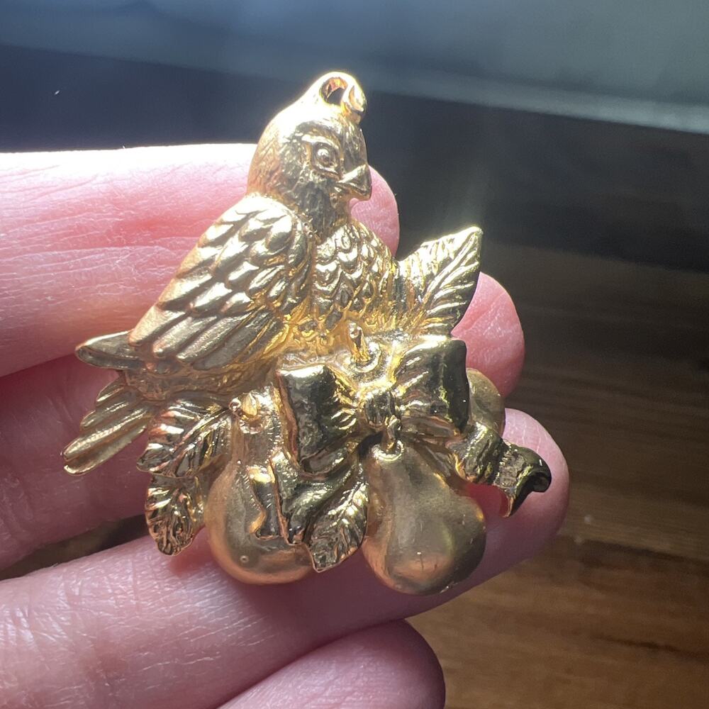 Robyn Rush Gold Tone Partridge In A Pear Tree Brooch Pin Metal USA Vintage